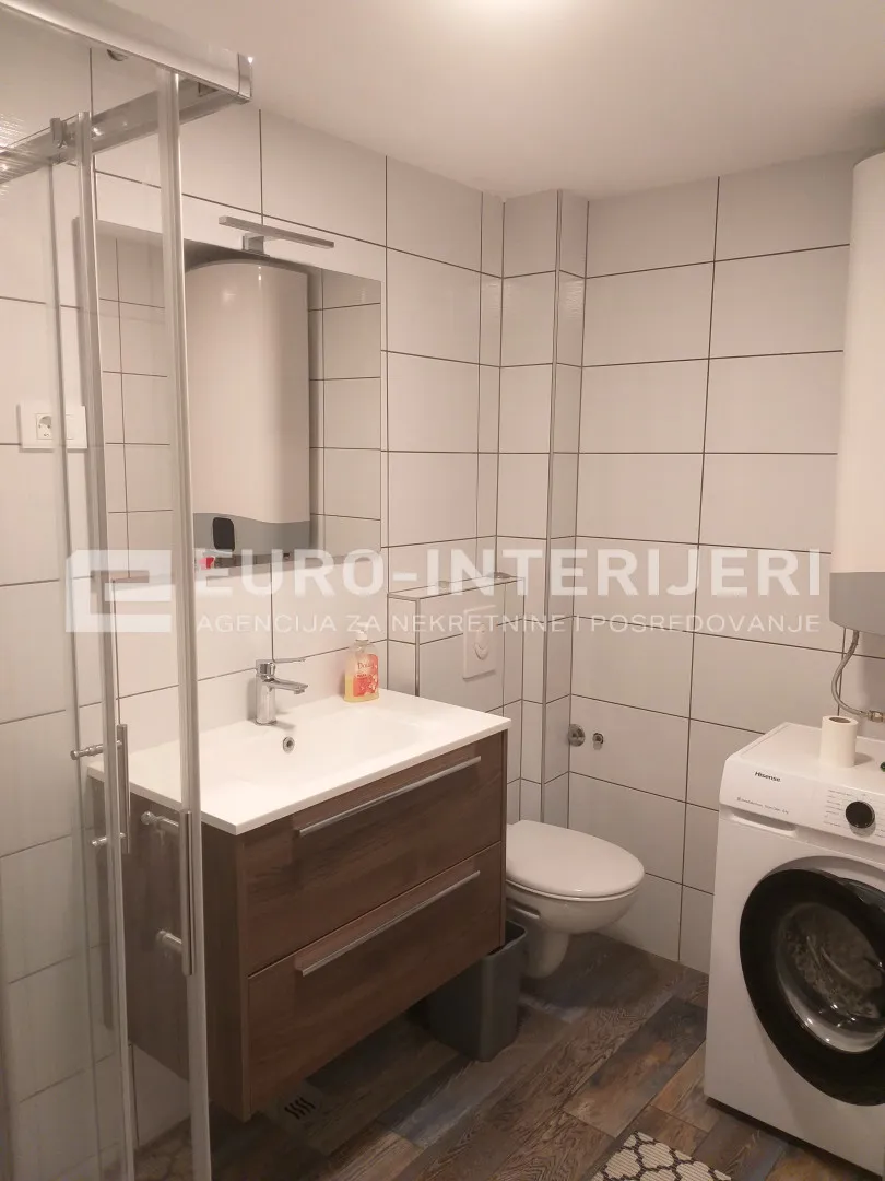 urbana vila s tri stana: zagreb kustošija, površine 140 m² - slika 19
