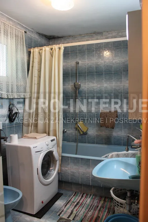 kuća zagreb, g. vrapče, 298 m², 2 etaže kao 2 stana, 3 et. nedovršena - slika 10