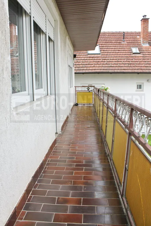 kuća zagreb, g. vrapče, 298 m², 2 etaže kao 2 stana, 3 et. nedovršena - slika 18