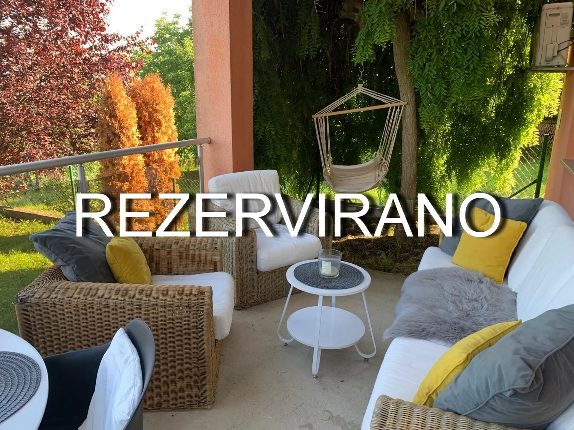 mikulići, dvosoban stan s dvorištem! rezervirano! - slika 1