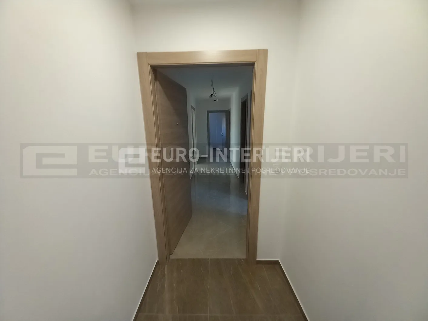 požega, novouređen četverosoban stan 83 m², blizina centra - slika 10