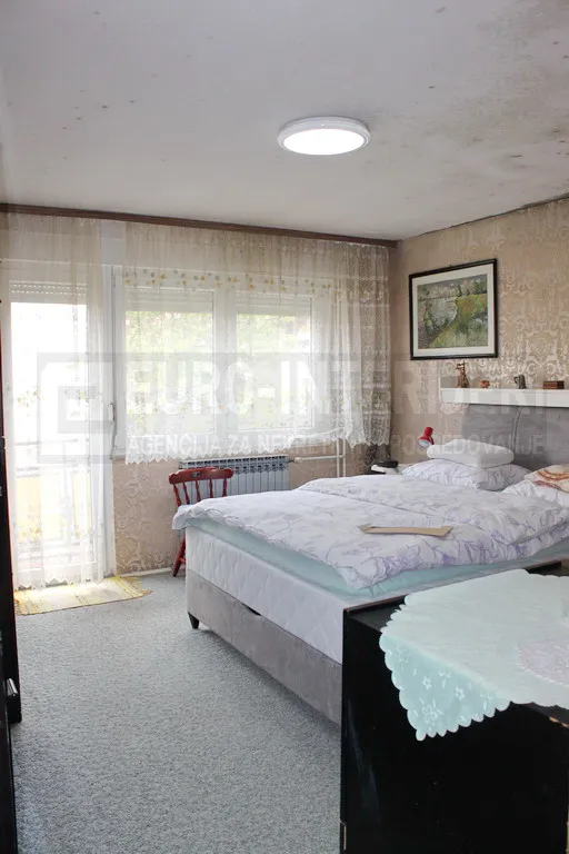 kuća zagreb, g. vrapče, 298 m², 2 etaže kao 2 stana, 3 et. nedovršena - slika 16