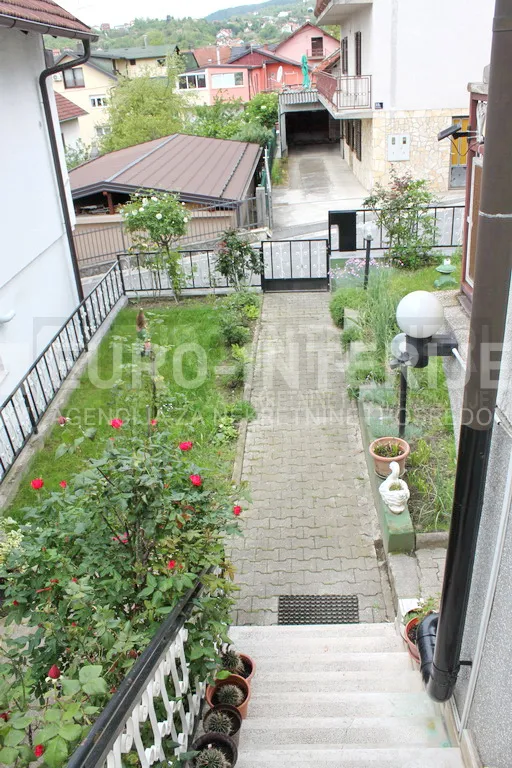 kuća zagreb, g. vrapče, 298 m², 2 etaže kao 2 stana, 3 et. nedovršena - slika 5