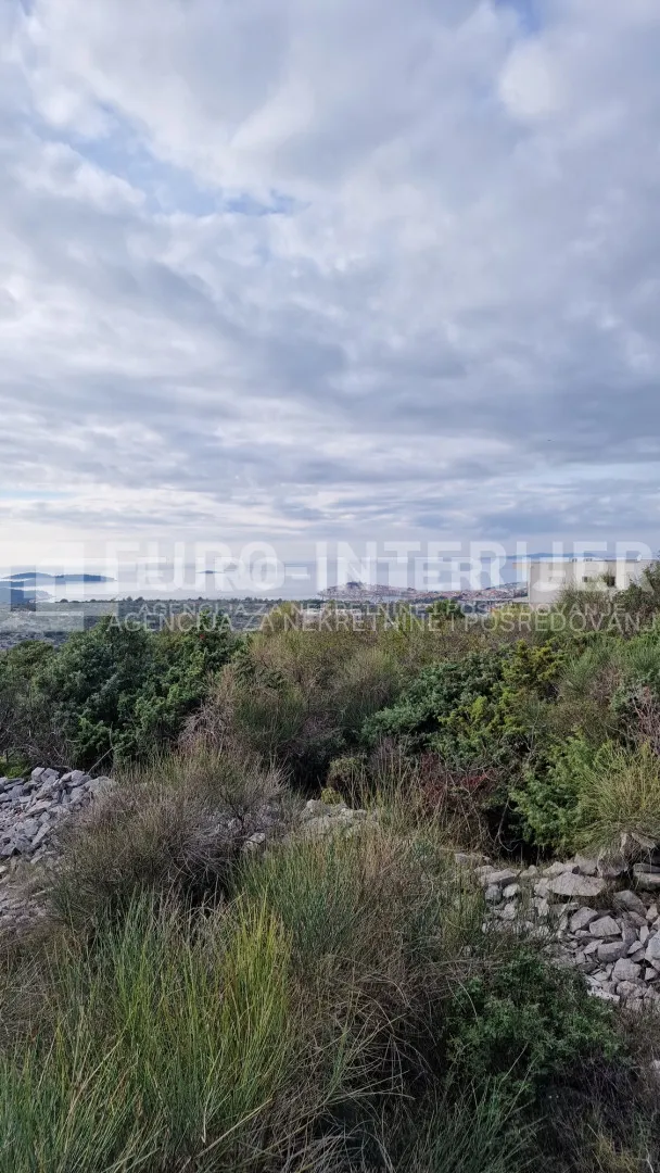 primošten - zemljište 613 m² s građevinskom dozvolom - slika 3