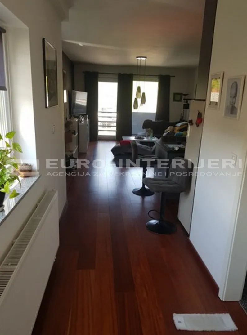 urbana vila s tri stana: zagreb kustošija, površine 140 m² - slika 11