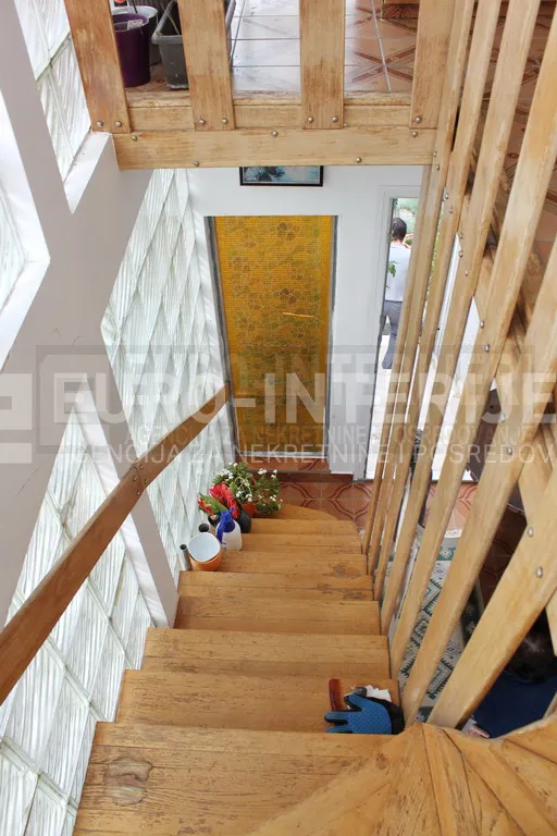 kuća zagreb, g. vrapče, 298 m², 2 etaže kao 2 stana, 3 et. nedovršena - slika 11