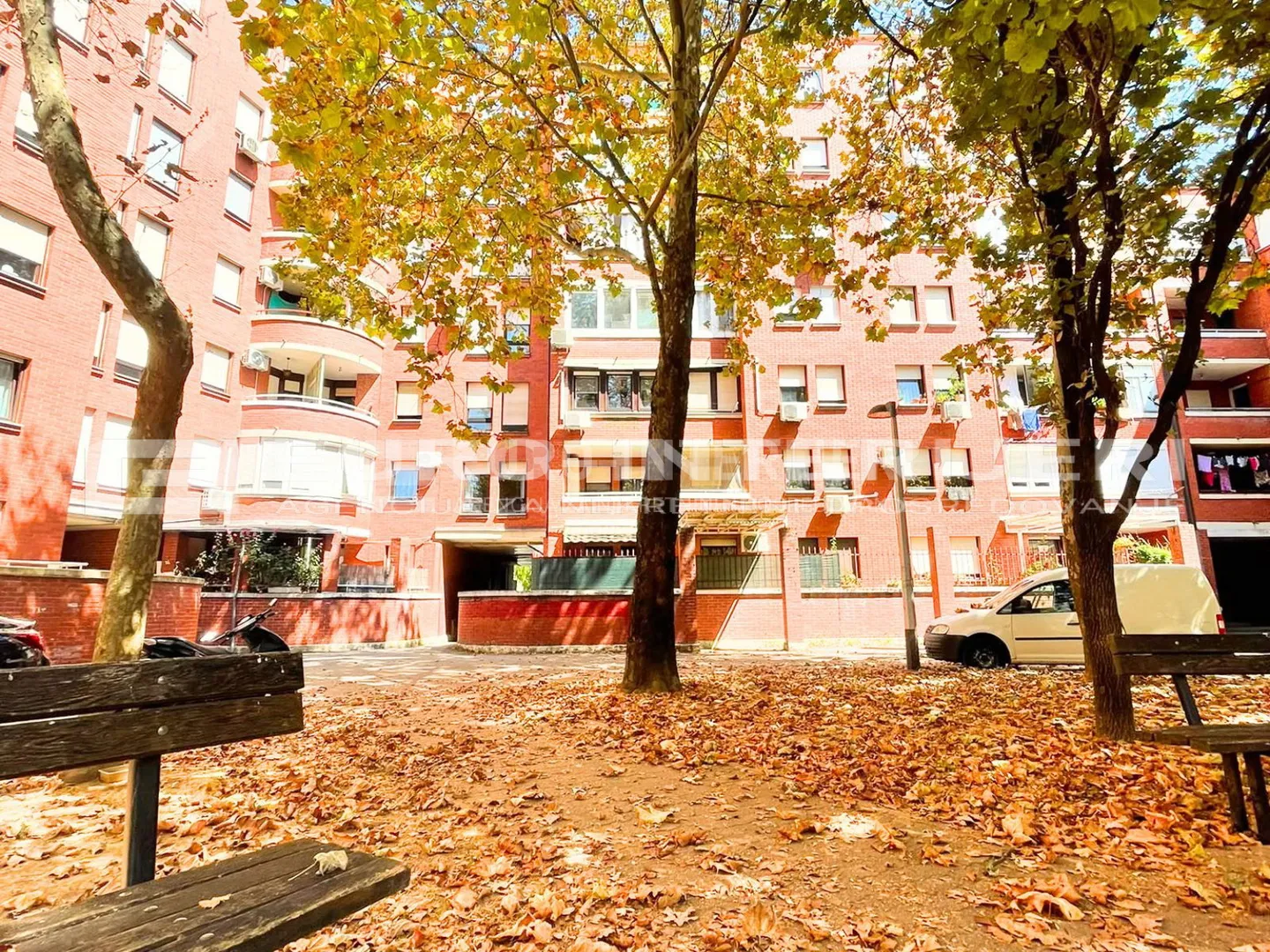 zagreb, malešnica, uređena garsonijera 34 m² lift ostava - slika 1