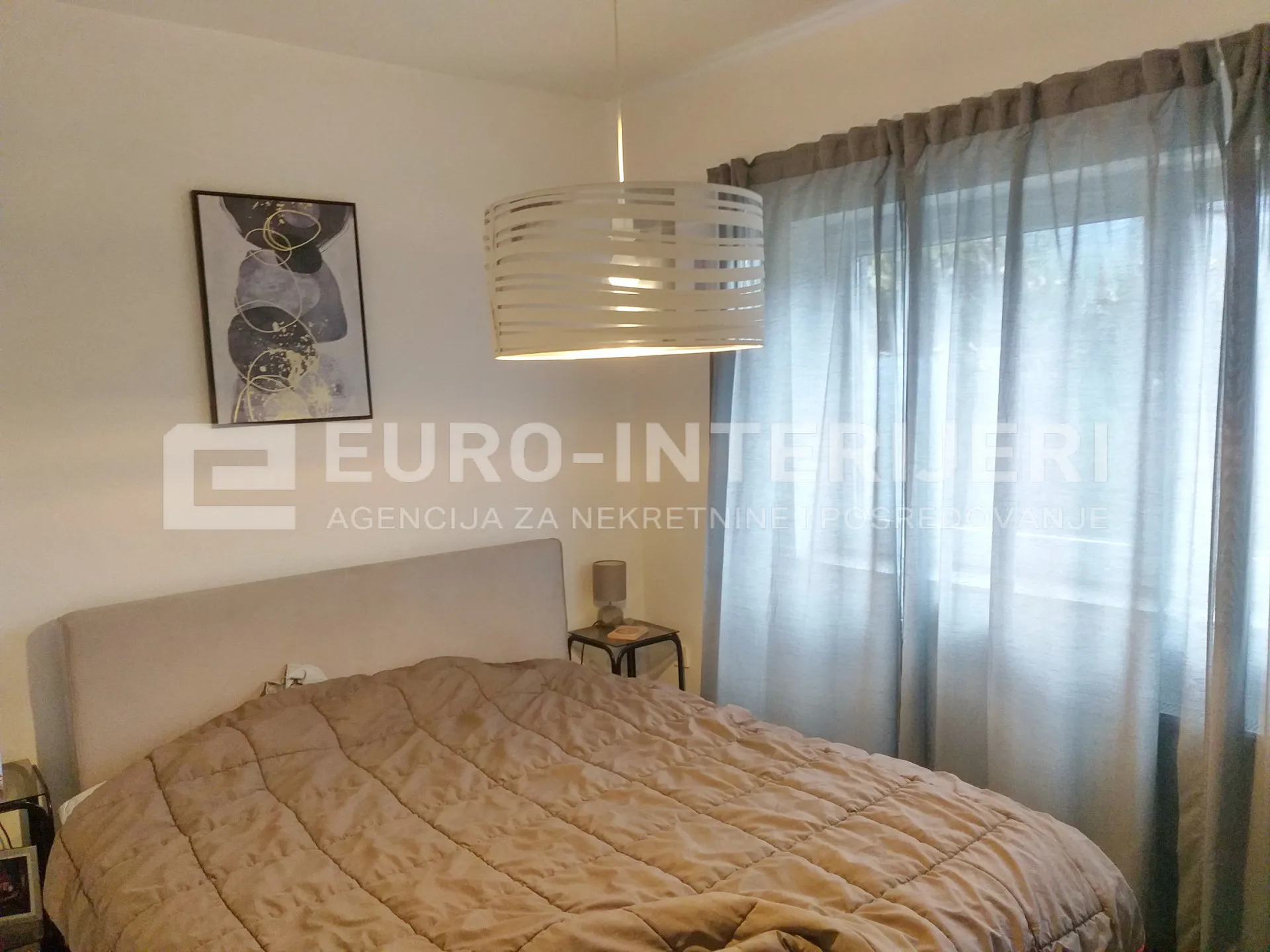 urbana vila s tri stana: zagreb kustošija, površine 140 m² - slika 18