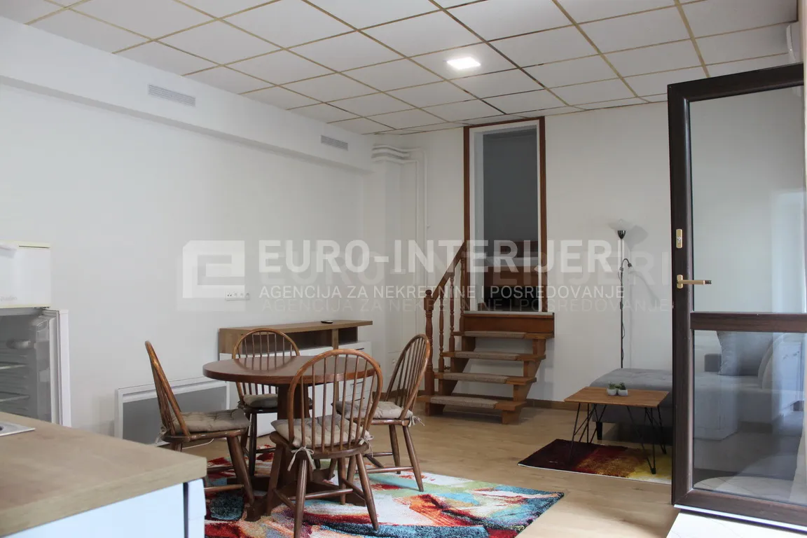 stan za najam - trokut novouređen površine 45 m2 - slika 4