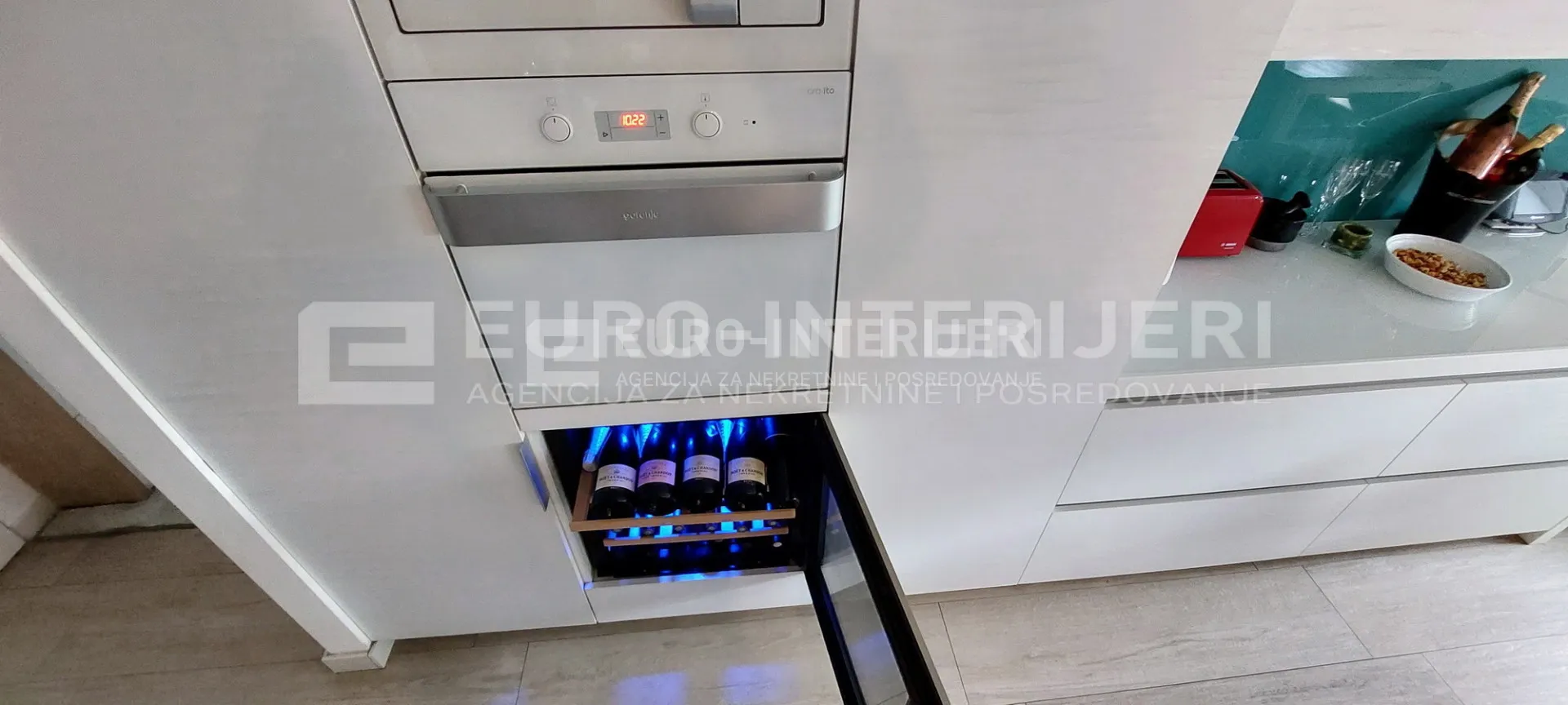 stan stenjevec, atraktivan dizajnerski penthouse pov. 135 m² + terasa - slika 12