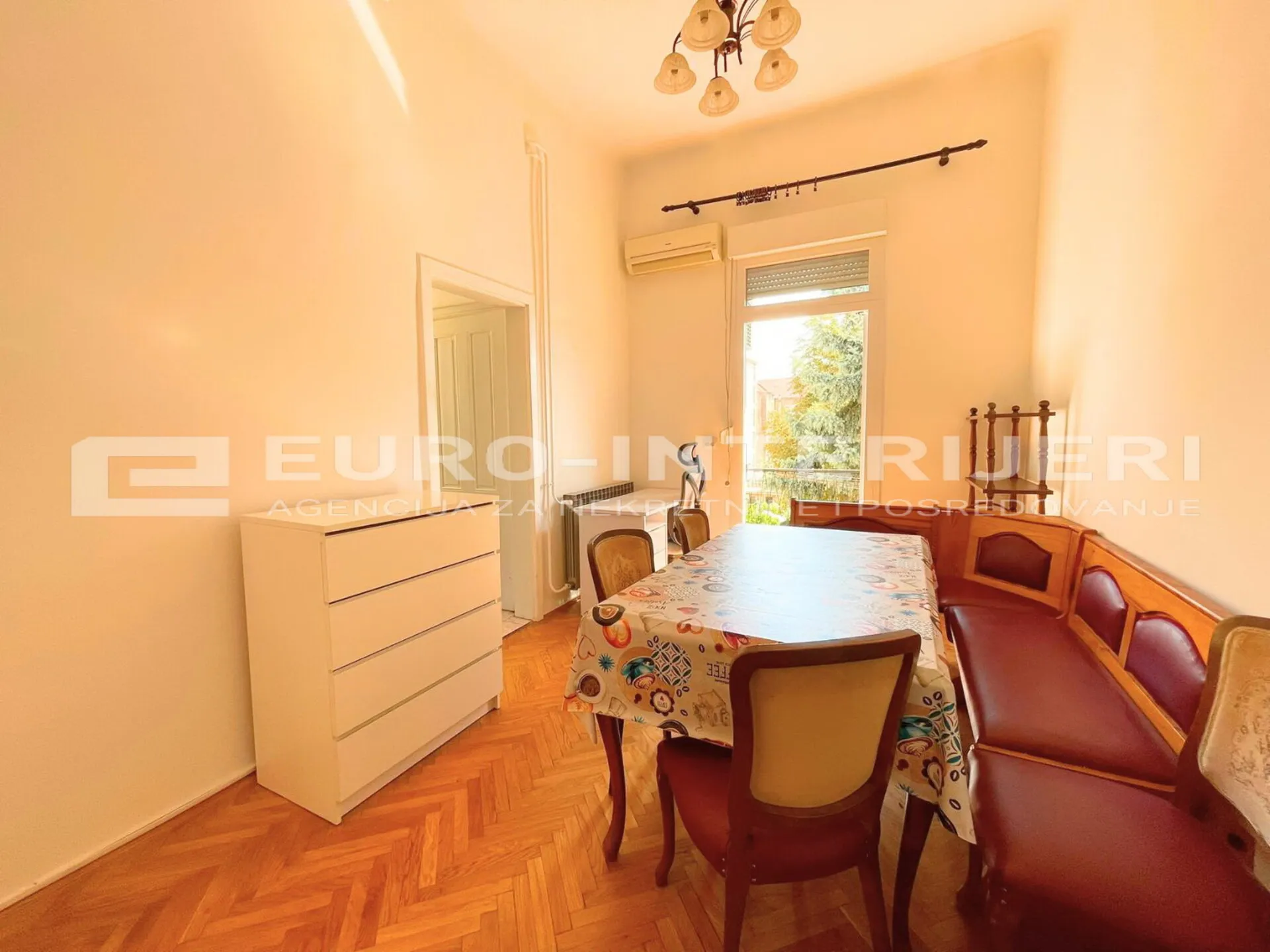 zagreb centar palmotićeva ul. četverosoban stan 100 m² balkon najam - slika 5