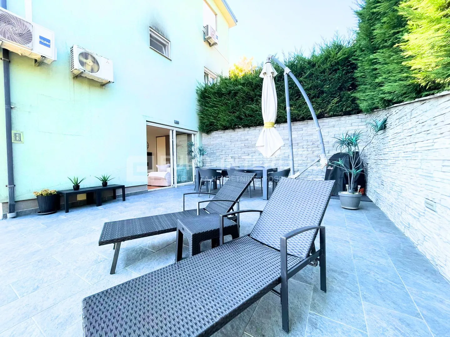 zagreb, borčec, dvoetažan četverosoban stan 116 m2 s privatnim vrtom 390 m2 + 2 pm - slika 13
