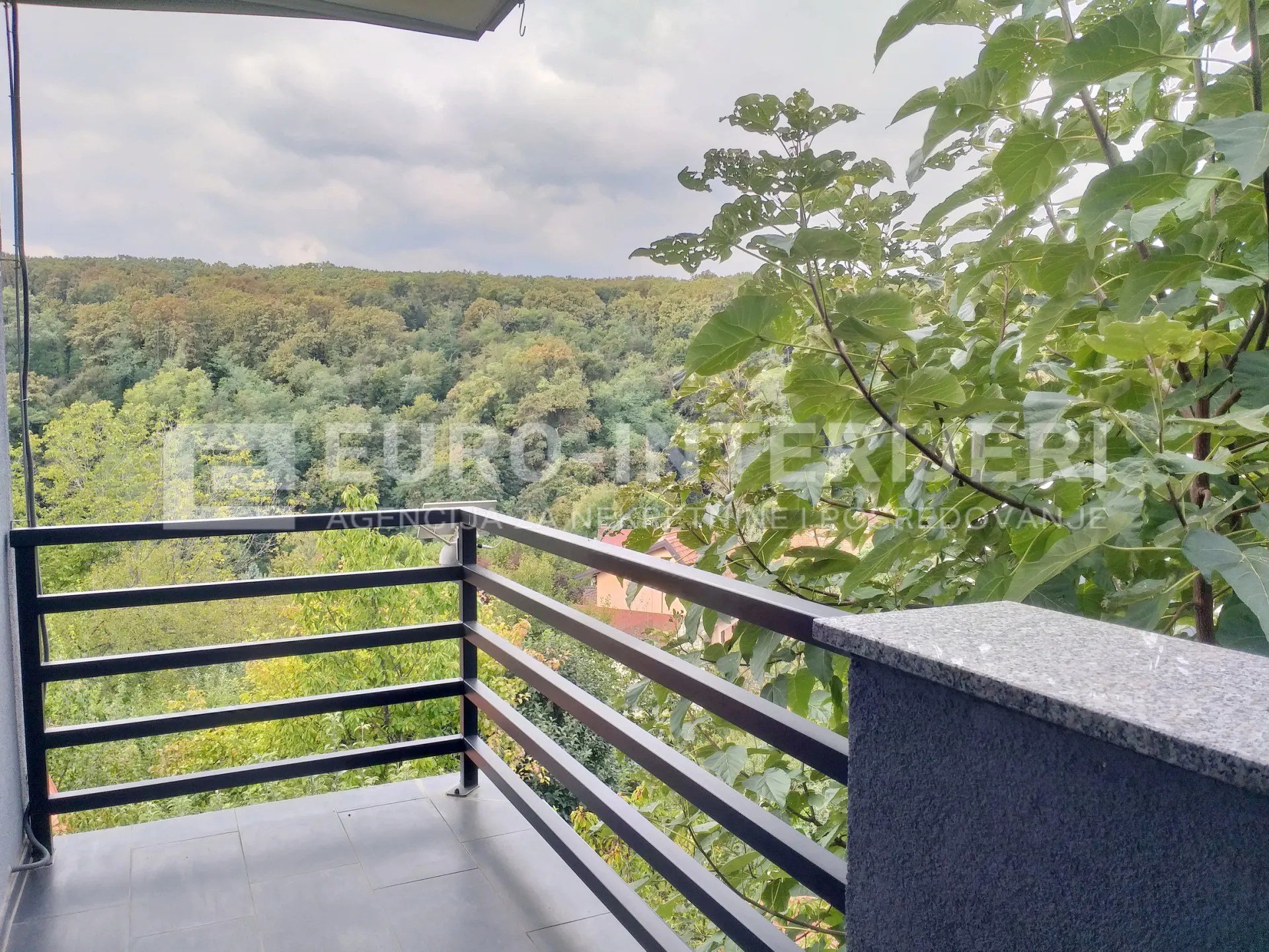 urbana vila s tri stana: zagreb kustošija, površine 140 m² - slika 5