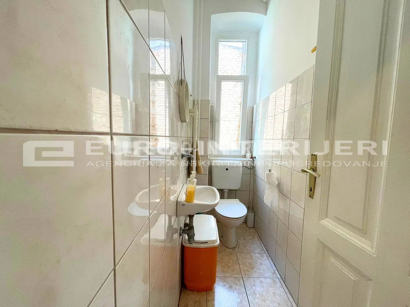 zagreb centar palmotićeva ul. četverosoban stan 100 m² balkon - slika 12