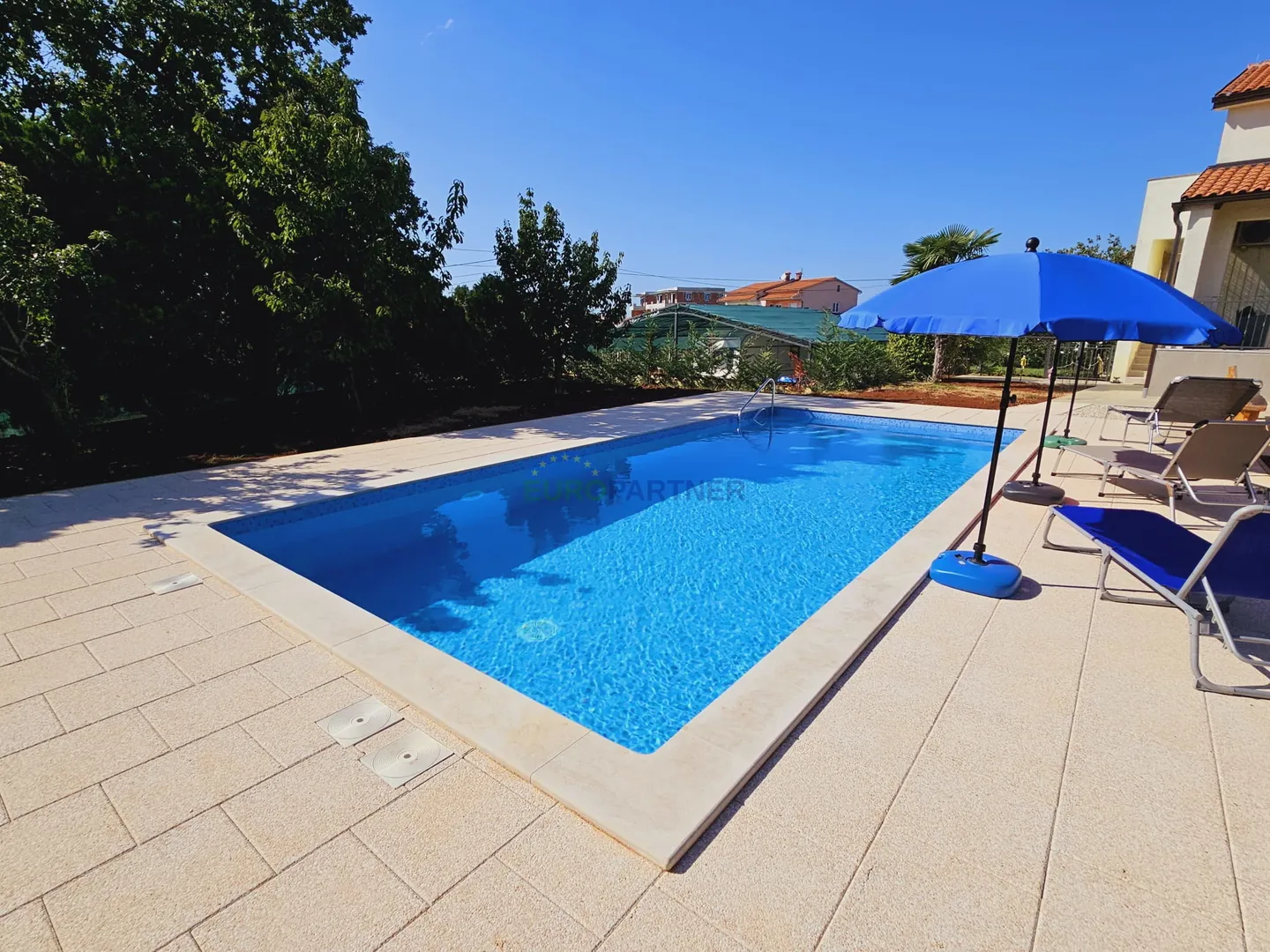 apartmanska kuća 5km od poreča, istra - slika 3
