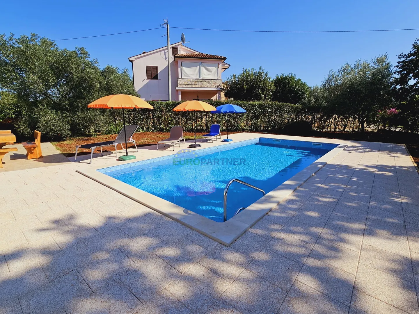 apartmanska kuća 5km od poreča, istra - slika 2
