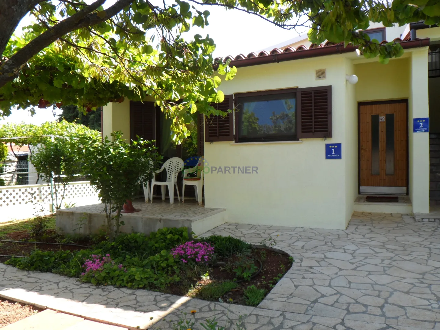 apartmanska kuća 5km od poreča, istra - slika 8