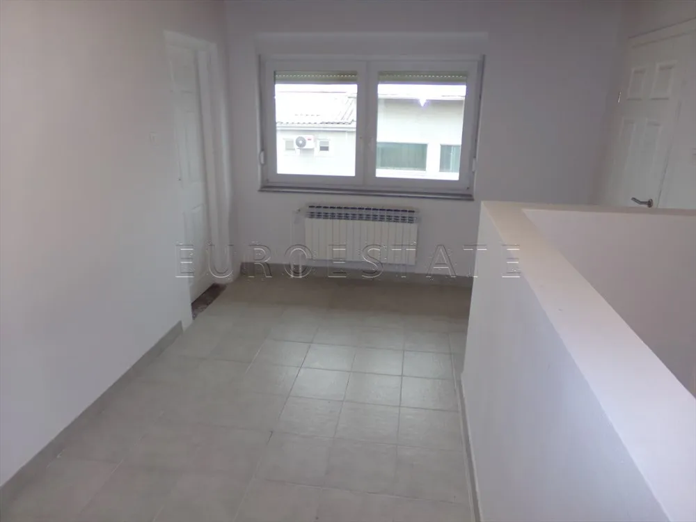 pušćine: poslovni prostor, 218 m2, prizemlje, kat, parking, dvorište - slika 15
