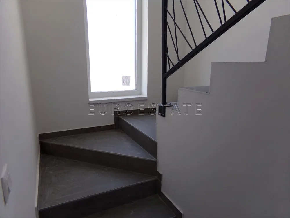 sračinec: dvoetažni 4-sobni stan sa dvorištem i parkiralištem, sveukupne površine 275 m2, novogradnja - slika 13
