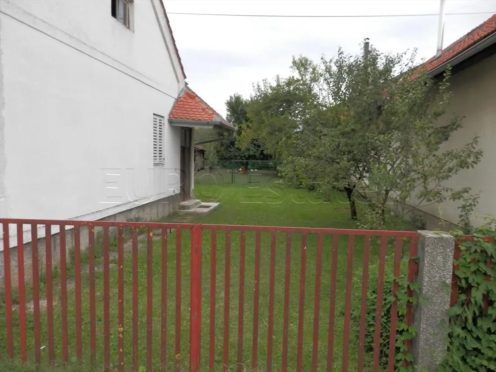nedelišće-centar: građevinsko zemljište od 1085 m2, sa starom kućom - slika 1
