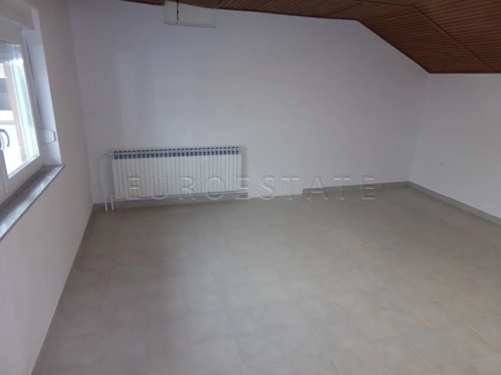pušćine: poslovni prostor, 218 m2, prizemlje, kat, parking, dvorište - slika 18