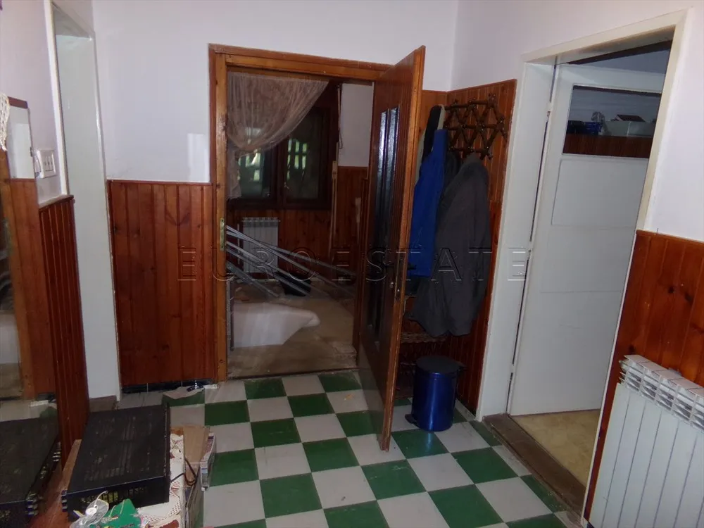 turčin: kuća, gospodarska zgrada i nadstrešnica, ukupno 250 m2 - slika 8