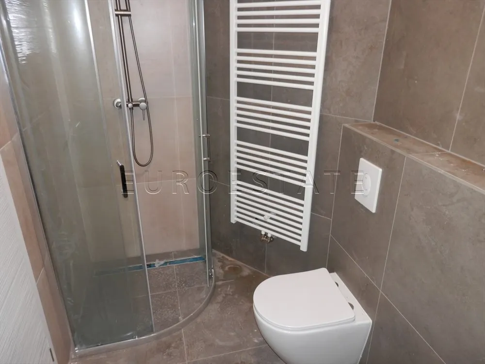 sračinec: dvoetažni 4-sobni stan sa dvorištem i parkiralištem, sveukupne površine 253 m2, novogradnja - slika 24