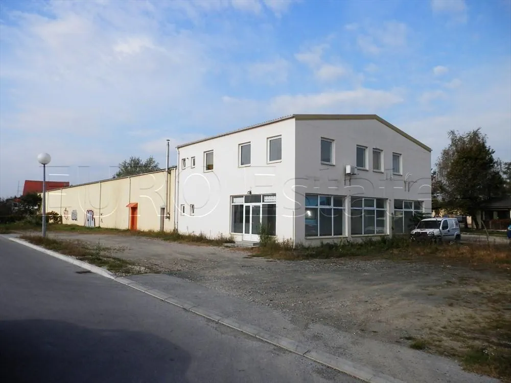 varaždin: građevinsko zemljište od 4670 m2, sa industrijskim zgradama - slika 2