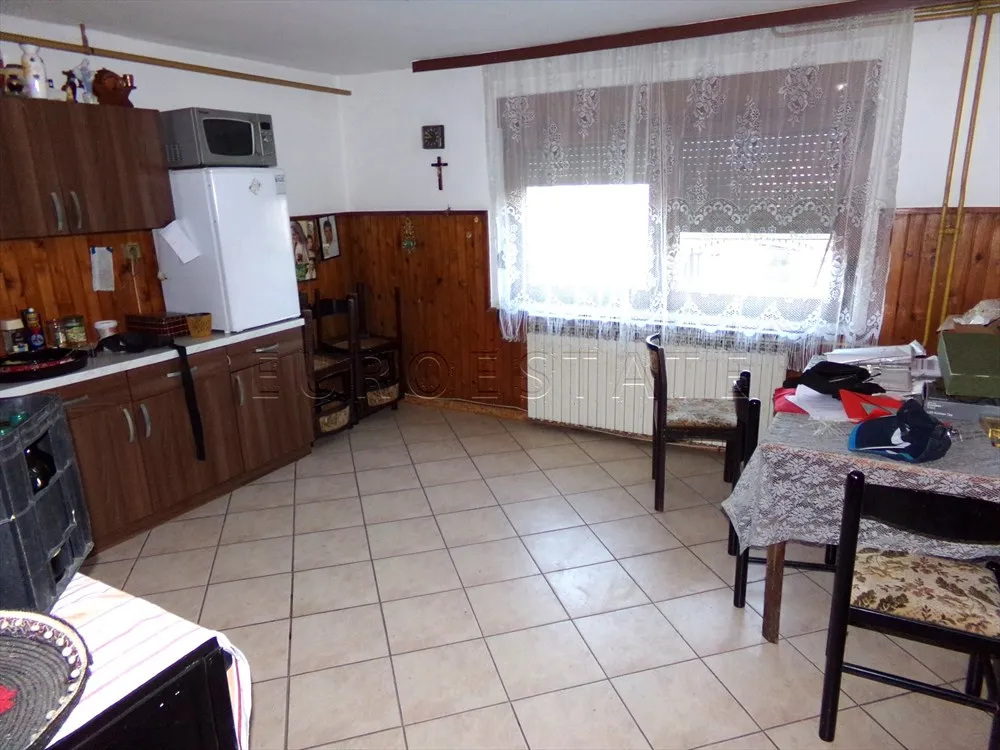 turčin: kuća, gospodarska zgrada i nadstrešnica, ukupno 250 m2 - slika 12