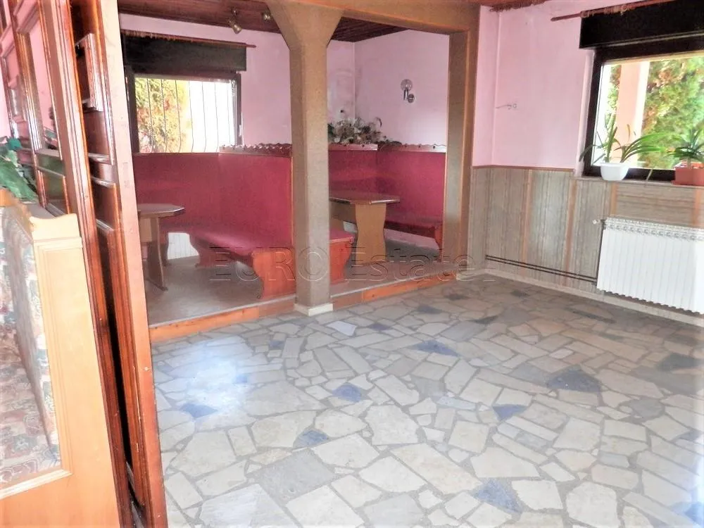 lužan biškupečki: kuća sa kaffe barom, sveukupno 470 m2 - slika 5
