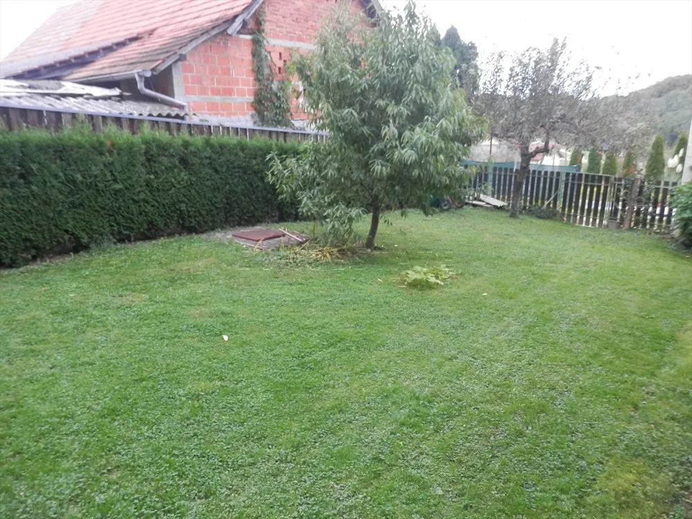 kuća sa dva stana, ukupne površine 200 m2, na mirnoj lokaciji u prirodi - slika 8