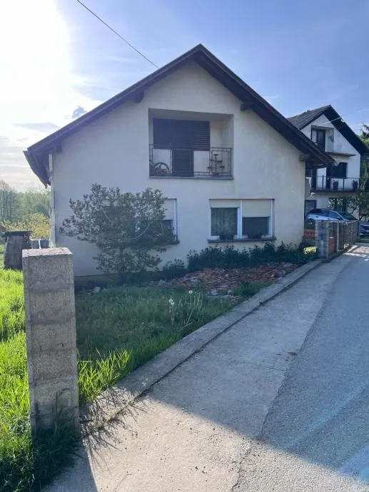 črešnjevo: kuća površine 80 m2, okućnica 450 m2 - slika 4