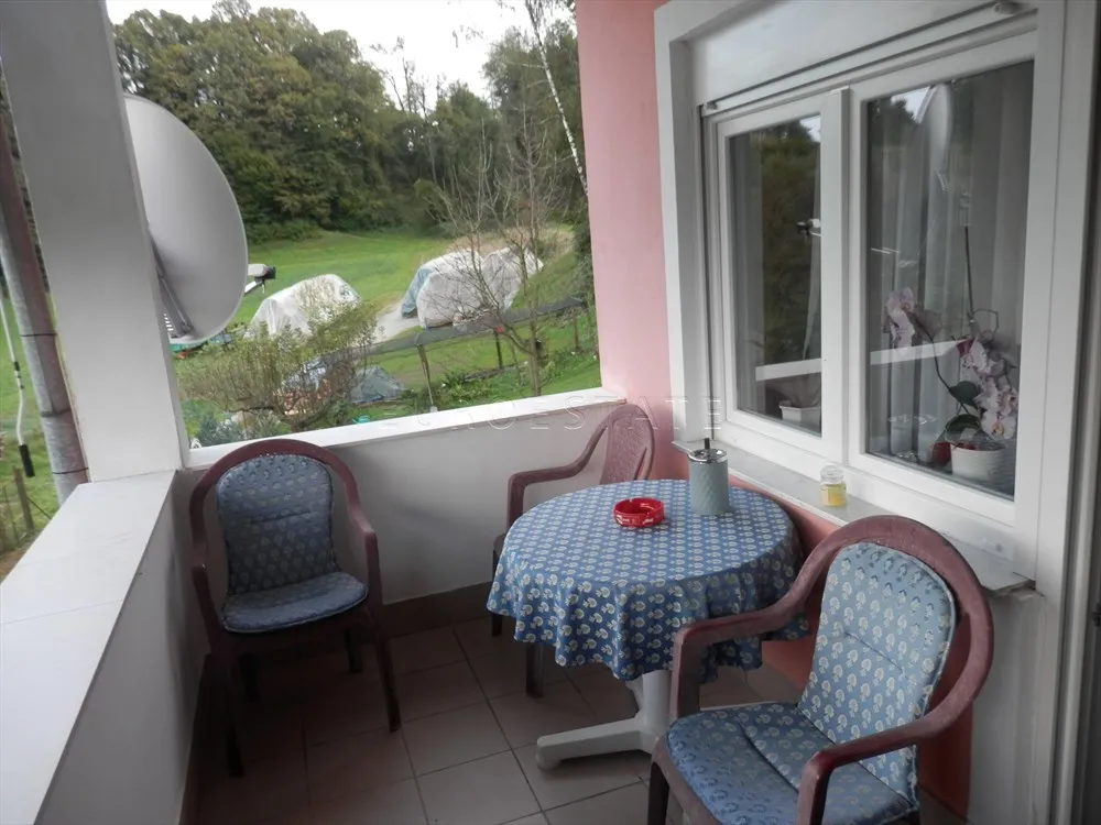 kuća sa dva stana, ukupne površine 200 m2, na mirnoj lokaciji u prirodi - slika 31
