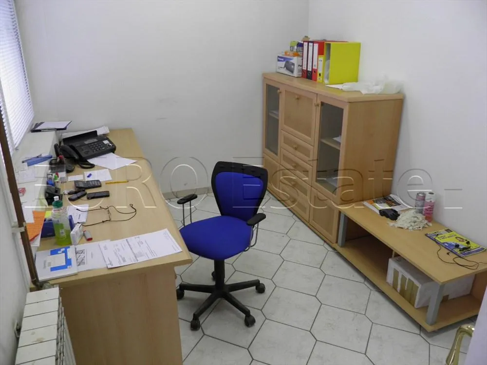 varaždin: upravna zgrada sa halom 1300 m2, ind. dvorište 3370 m2 - slika 5