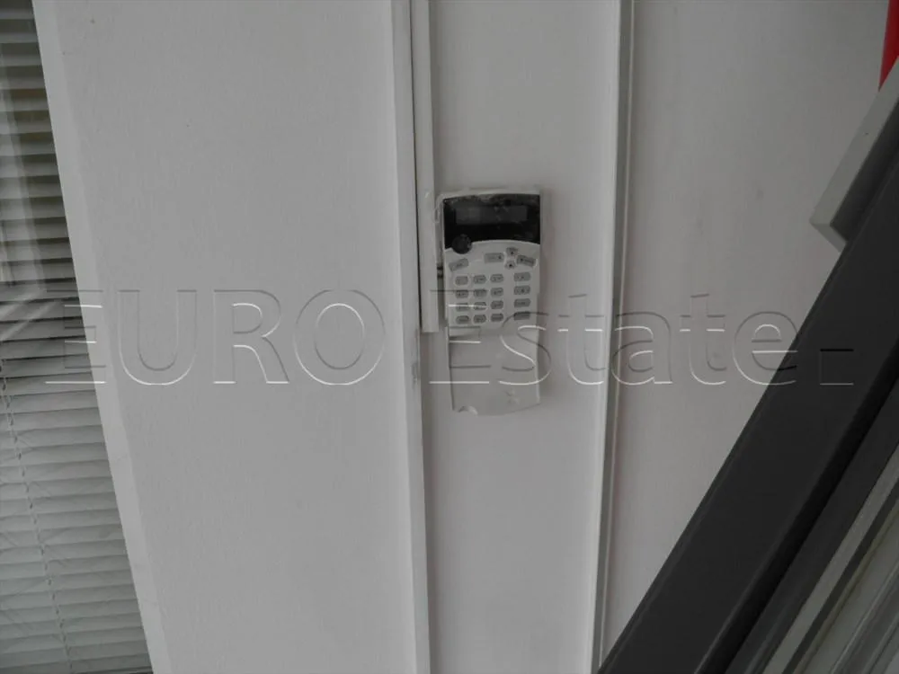 varaždin: upravna zgrada sa halom 1300 m2, ind. dvorište 3370 m2 - slika 3