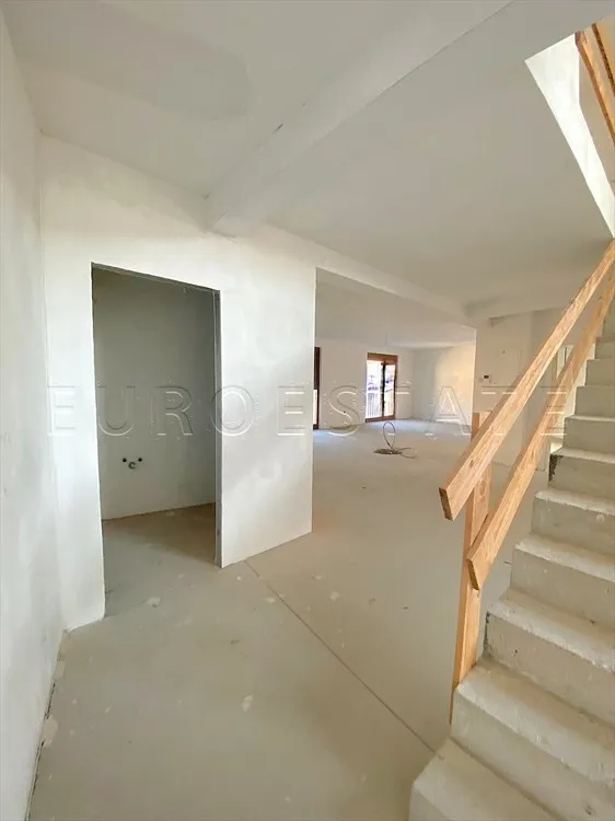 varaždin - centar: ekskluzivna novogradnja, 3-etažni stan, roh-bau, 210.10 m2 nkp - slika 12