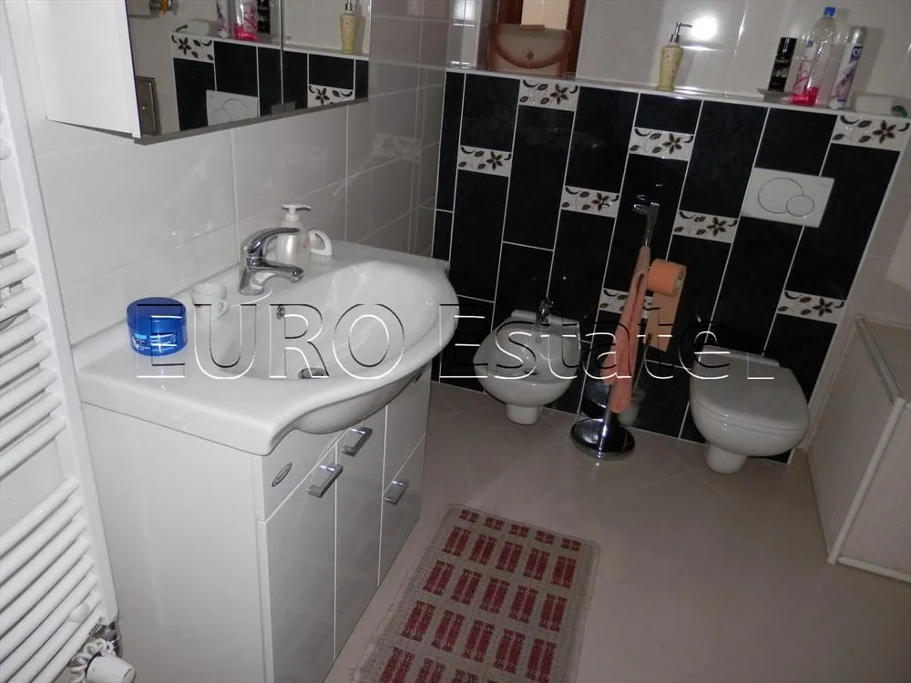 renovirana kuća sa tri stana u centru varaždina, ukupno 460 m2 - slika 22