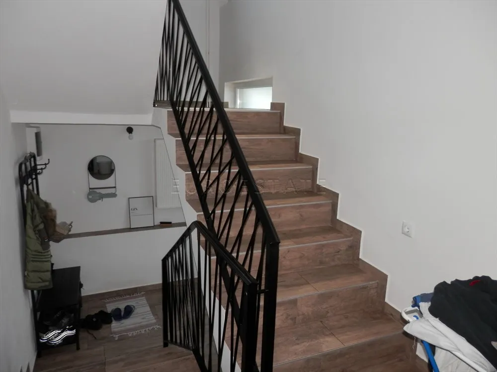 varaždin: renovirana dvojna kuća površine 135 m2, sa garažom i dvorištem - slika 18