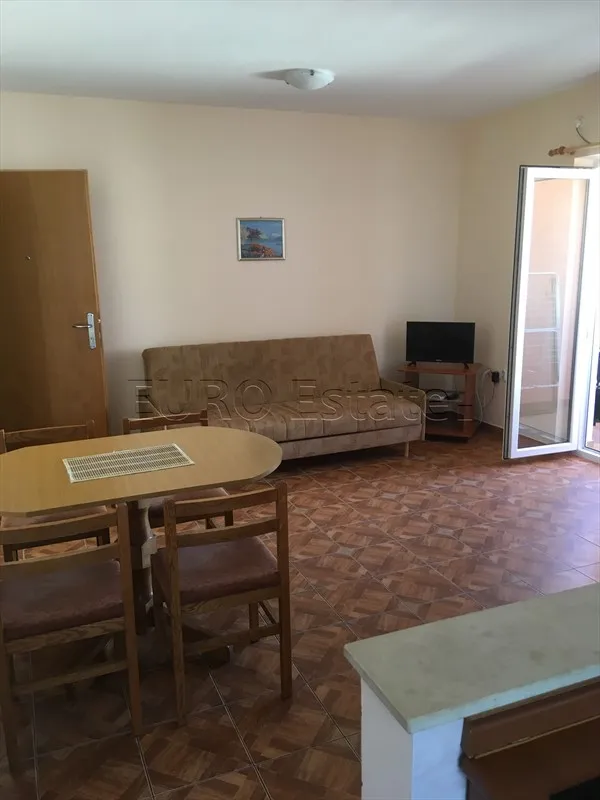 vodice(srima): zgrada sa 11 apartmana i 740 m2, samo 70 m do plaže - slika 9