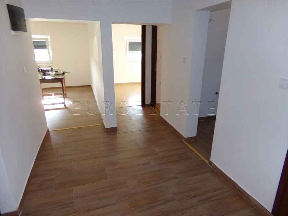 hrastovsko: renovirana kuća sa dva odvojena stana, ukupno 188 m2 - slika 19