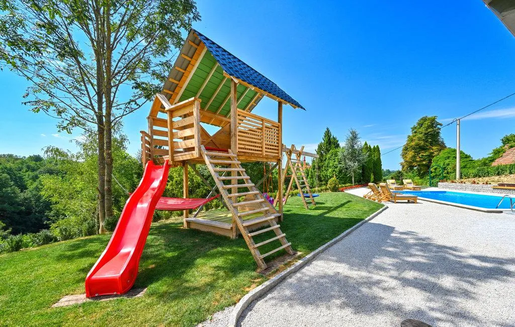 gornja voća: luksuzna kuća za odmor, 200 m2, 3200 m2 okućnice, bazen - slika 8