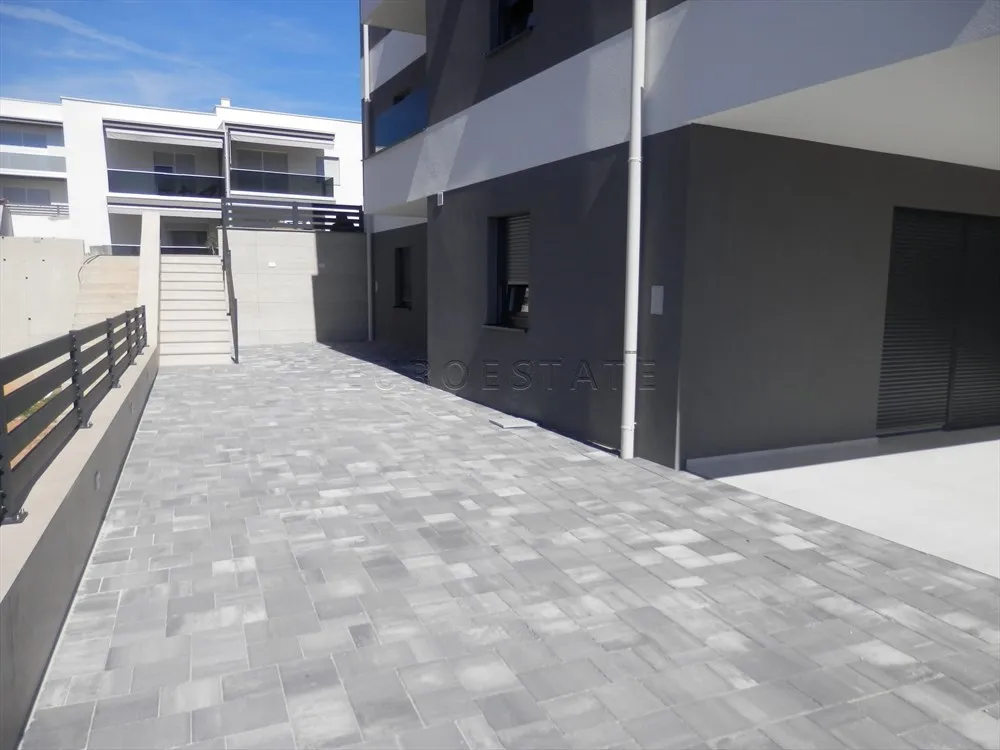 šimuni: nov, 3-sobni apartman + parking i vrt, 95.29 m2 - slika 2