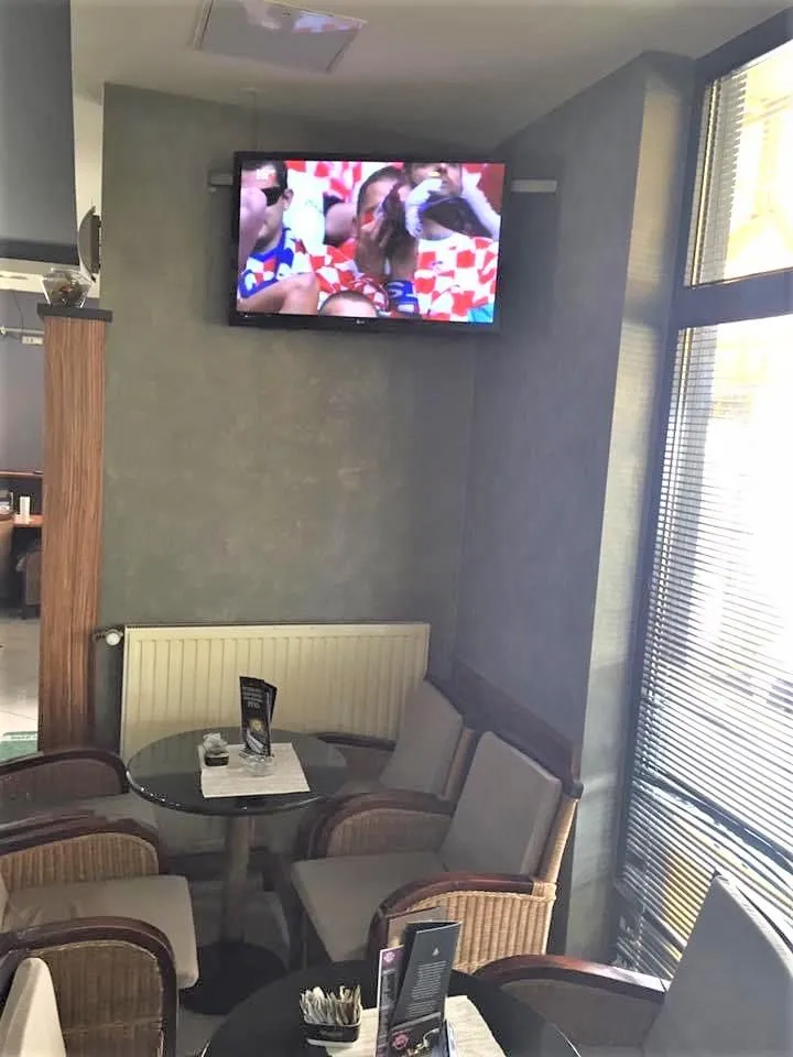 varaždin: odličan poslovni prostor, namješten, frekventno, 145.10 m2 - slika 8