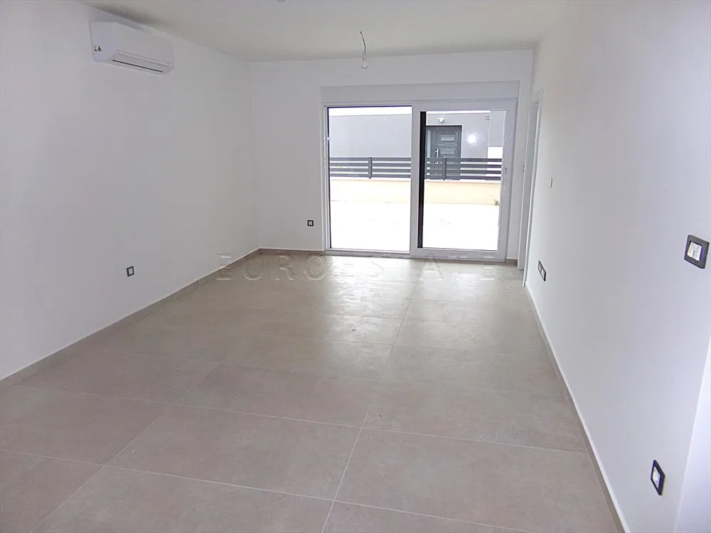 šimuni: nov, 4 - sobni stan, 121.93 m2 + vrt i parking, bruto 214.28 m2 - slika 12