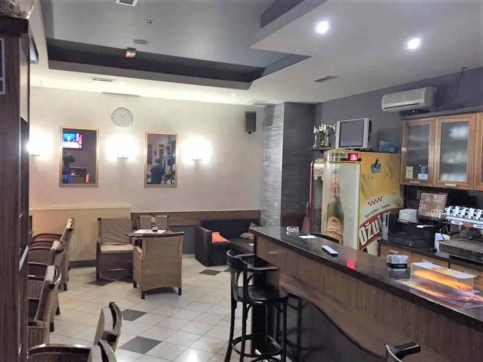 varaždin: odličan poslovni prostor, namješten, frekventno, 145.10 m2 - slika 5