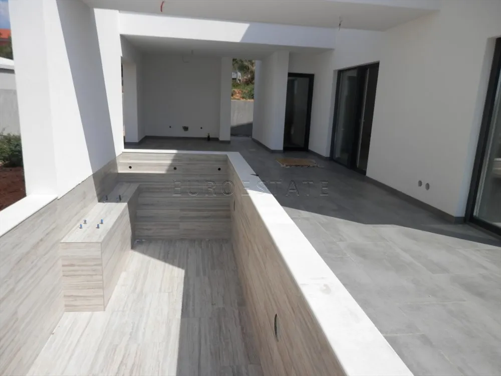 rab: luksuzna kuća površine 160 m2 sa bazenom od 20 m2 - slika 7
