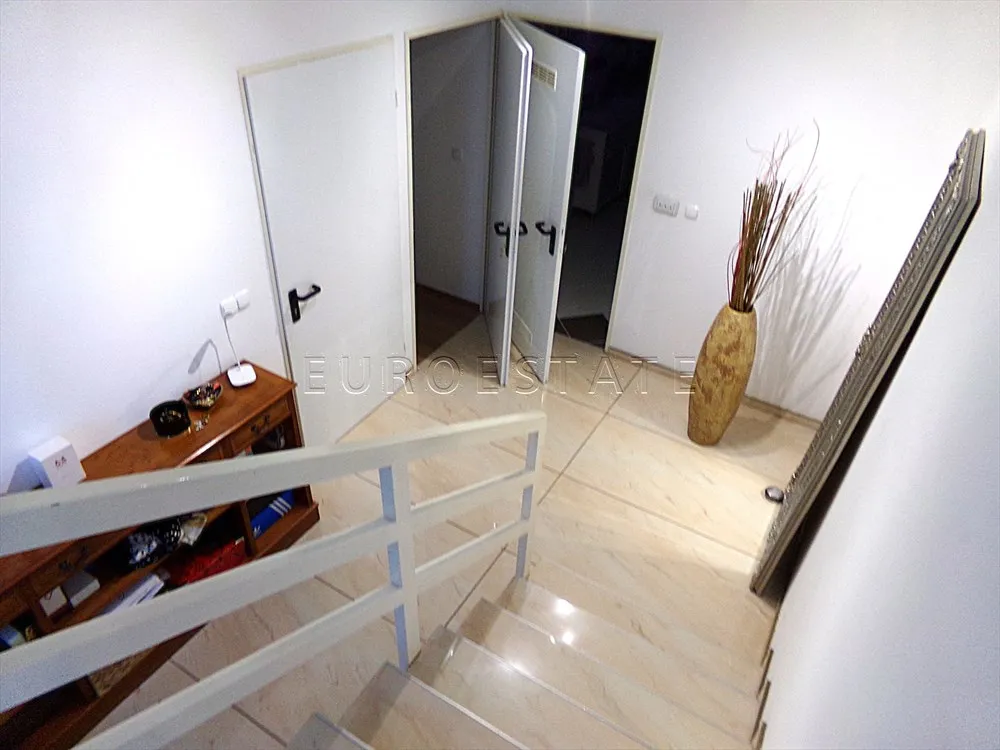 varaždin: prostran trosobni stan površine 140 m2 - slika 10