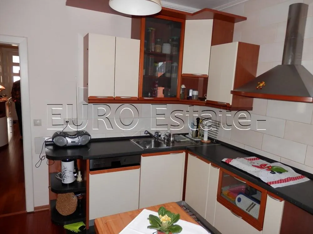 renovirana kuća sa tri stana u centru varaždina, ukupno 460 m2 - slika 11