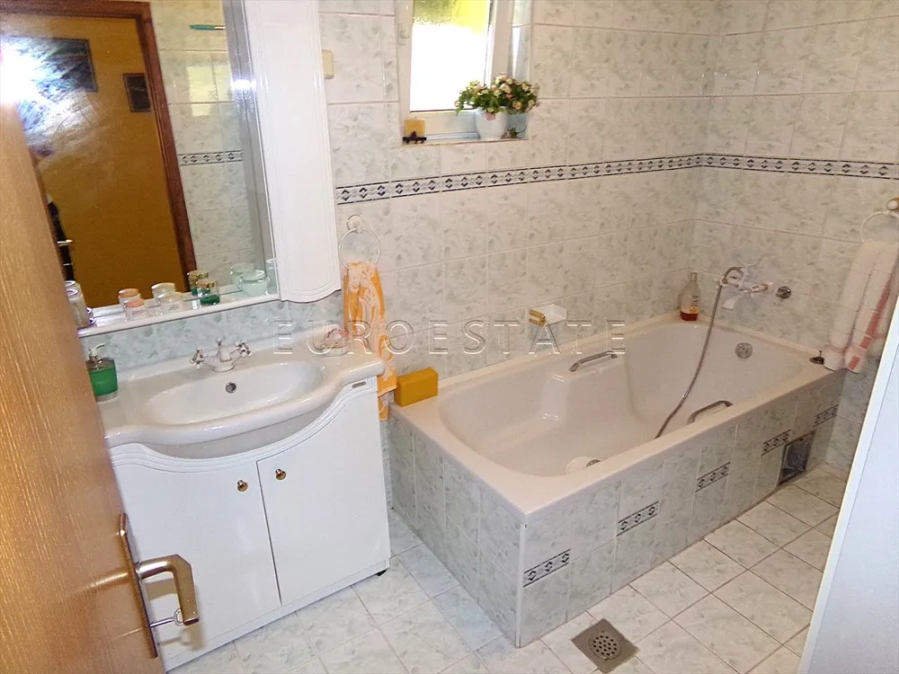 varaždin: odlična kuća novije gradnje u centru grada, površine 226 m2 - slika 28