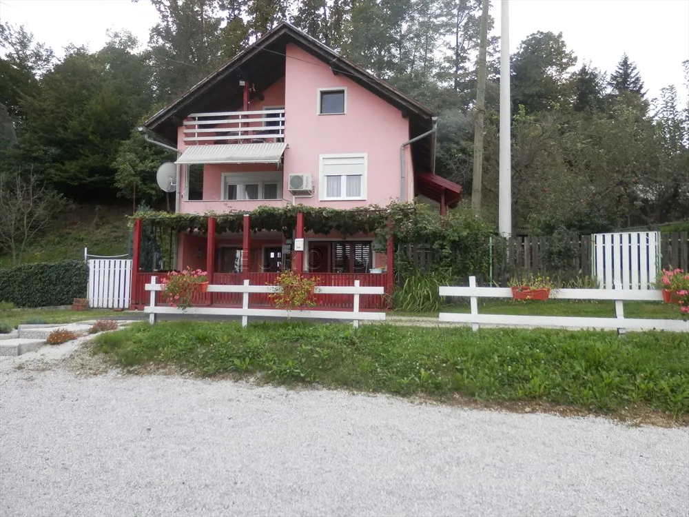 kuća sa dva stana, ukupne površine 200 m2, na mirnoj lokaciji u prirodi - slika 2